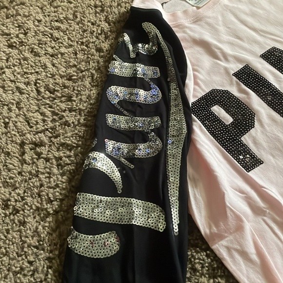 Ladies “PINK” long sleeve sequin accent top. Light pink w/black sleeves. Sz XS - Picture 3 of 9